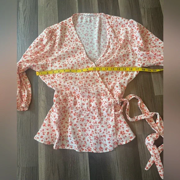 Sophie Rue Pink Floral Tie Front Wrap Blouse SZ M - Picture 6 of 9